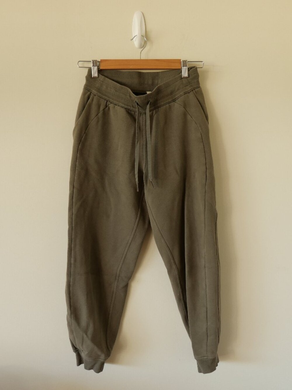 Lululemon Scuba Joggers Size 4